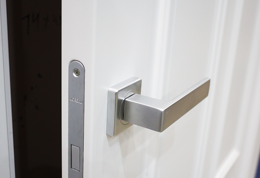 Двери с врезной фурнитурой