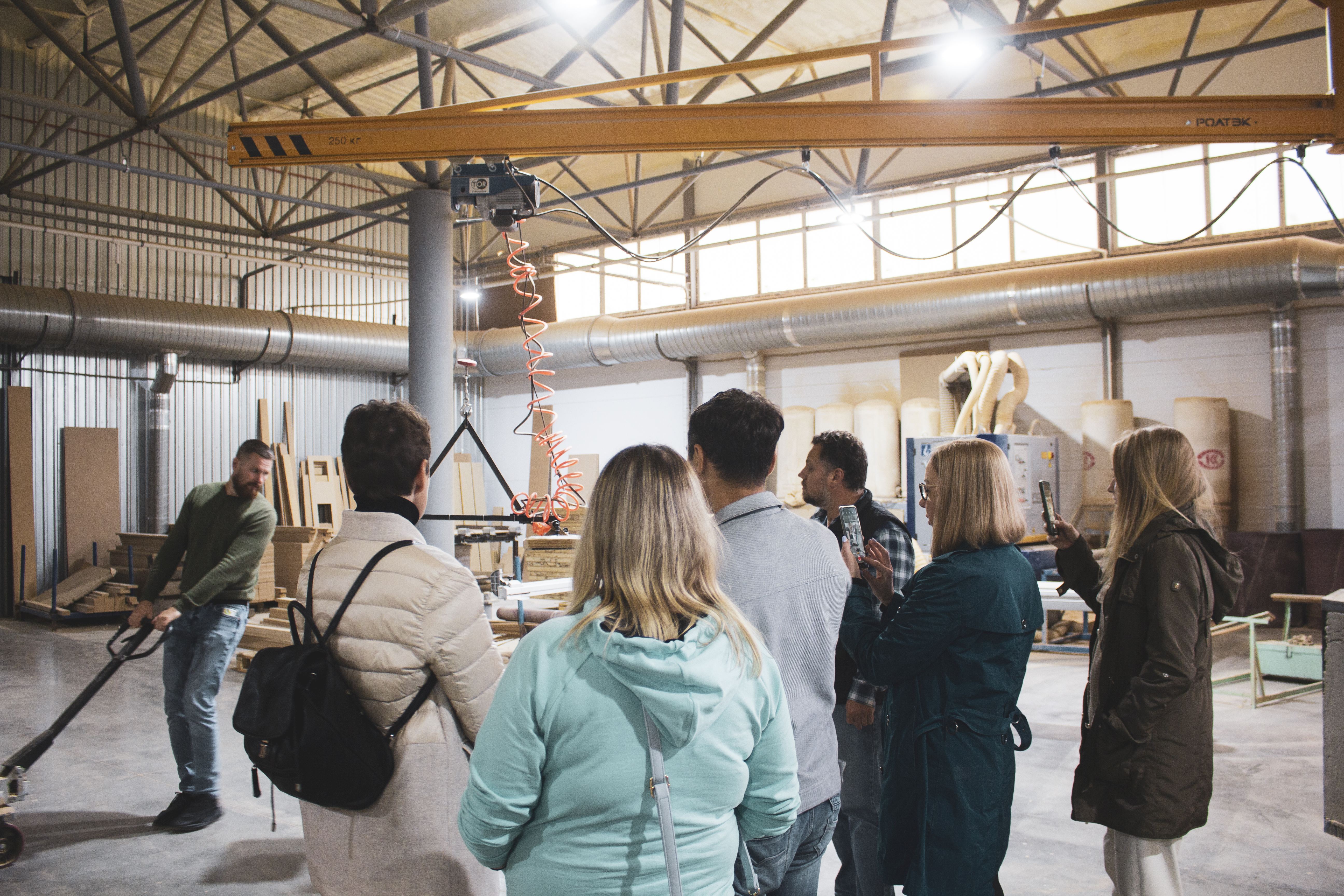 Экскурсия по фабрике дверей для Клуба дизайнеров Provance