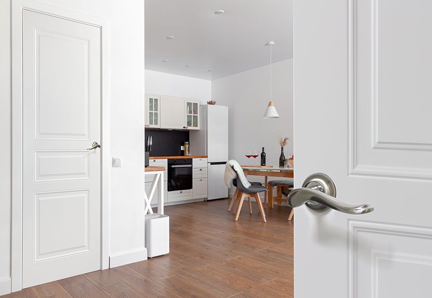 Фрезерованные двери: преимущества и особенности