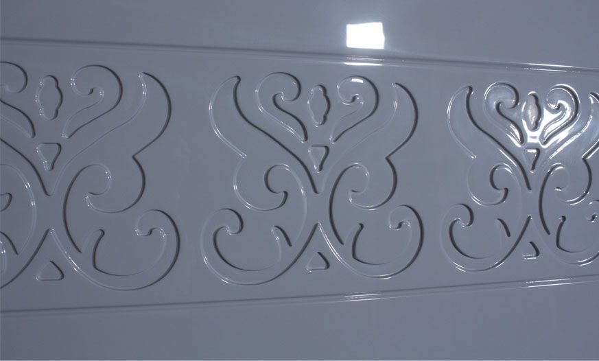 декоративный орнамент глянцевой двери в эмали
